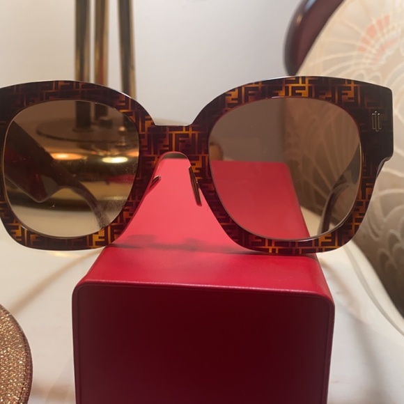 fendi sunglasses roma  oversized - Picture 3 of 7